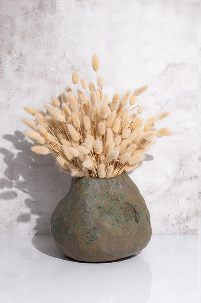 Rankų darbo molinė vaza