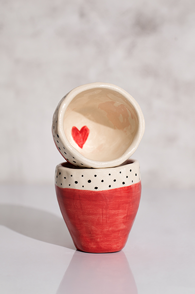 Raudonas molinis puodelis