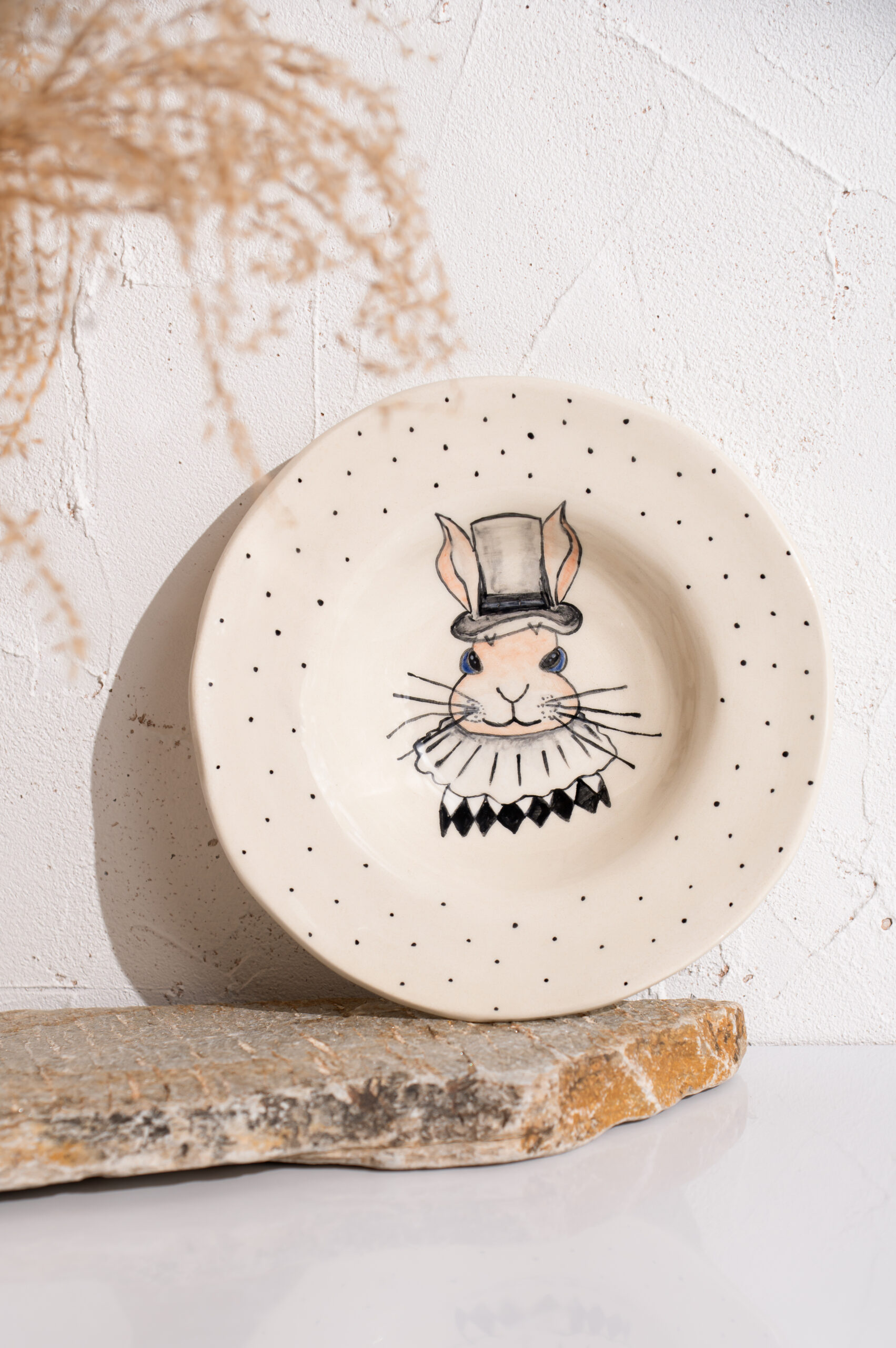 Keramikinė lėkštė  "Triušis elegancija"